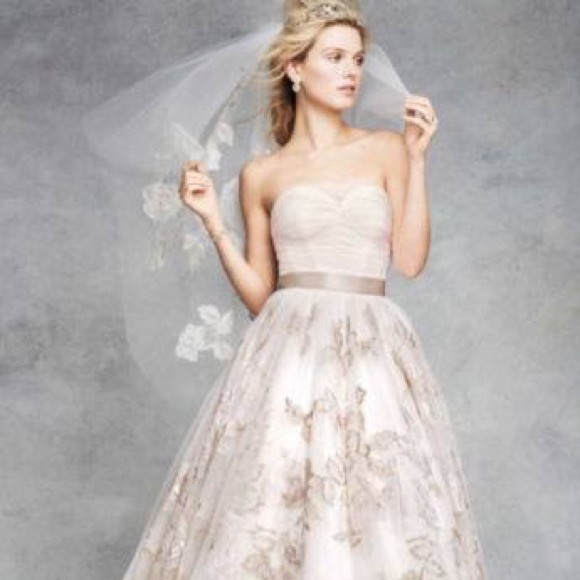 Oleg Cassini wedding dress - Picture 1 of 6